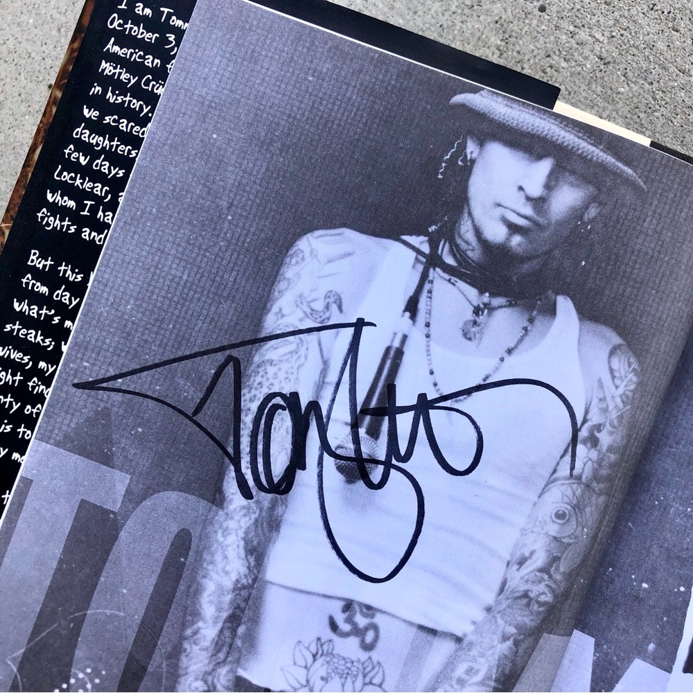 Tommy Lee Signed 2004 Book Tommyland 1st Ed HC Motley Crüe Drummer Pam Anderson - Picture 3 of 6